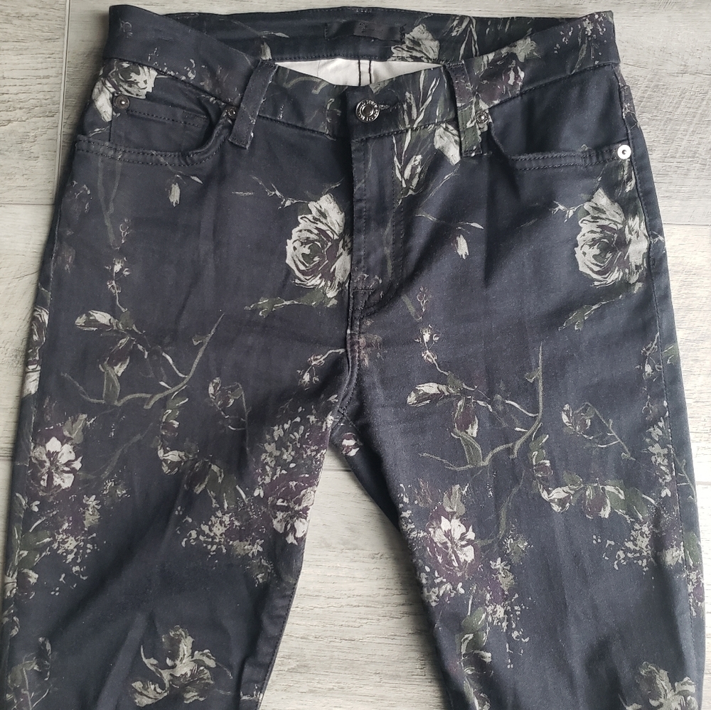 7 for all mankind womans stretch jeans size 28